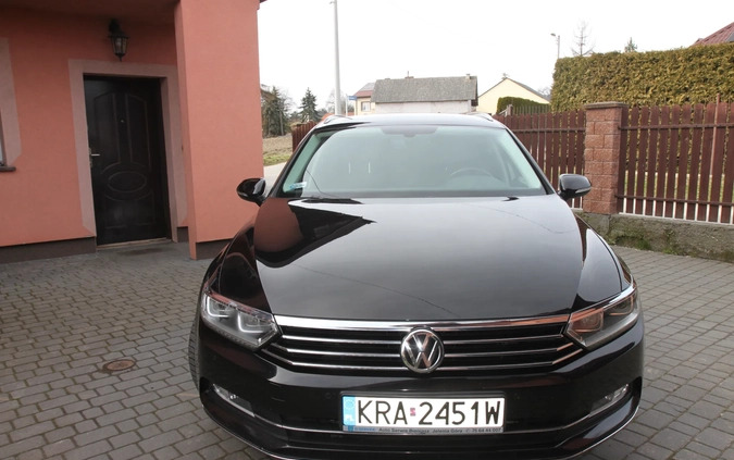 Volkswagen Passat cena 79900 przebieg: 131242, rok produkcji 2017 z Jaraczewo małe 254